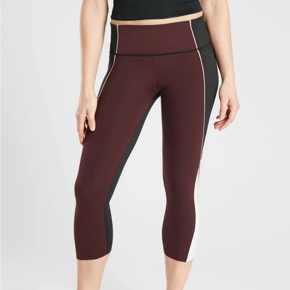 Athleta Velocity Stash Pocket Colorblock Capri Leggings